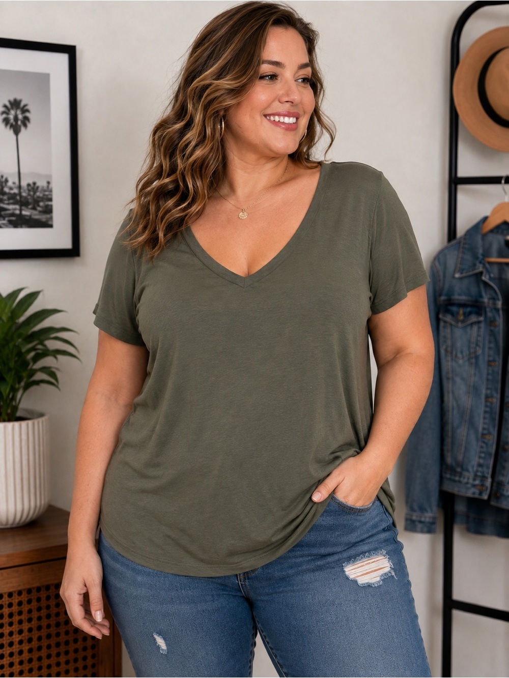 Torrid Classic Fit Olive Green V-Neck Tee – Size 1 (Women’s 1X / 14–16)